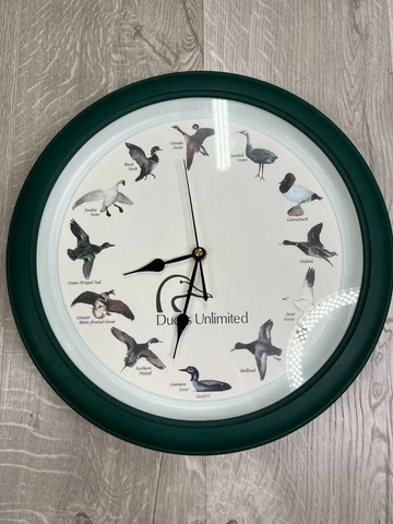 Ducks Unlimited Quartz 13 inch Wall Clock Duck Call Sound Chimes Works See Video Cover