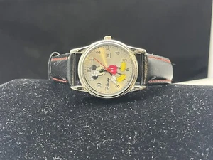Disney Damen Mickey Maus Arme sagt die Zeit Datum Uhr - Bild 1 von 7