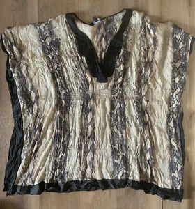 Bebe 100% Silk Animal Snake Print Tunic Poncho Top Size Medium - Picture 1 of 10
