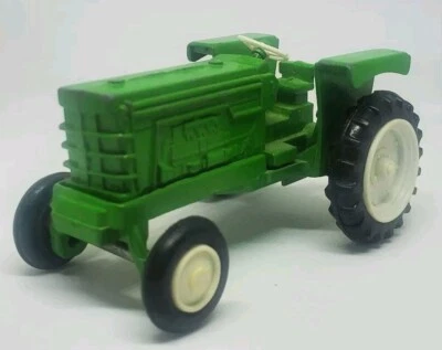 Tractor agrícola Tootsie 1970 vintage de juguete de metal verde  Foto 1 de 4