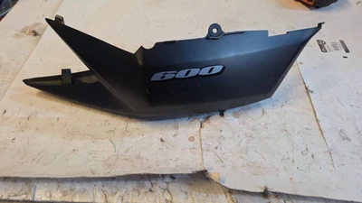 08-10 Panel de cubierta de carenado trasero izquierdo suzuki gsxr 600 750 47811-37h Foto 1 de 4