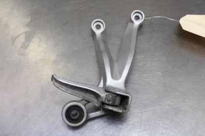 00-03 SUZUKI GSXR750 GSXR 750 RIGHT REAR BACK PASSENGER PEG 43600-35F00 Foto 1 de 4