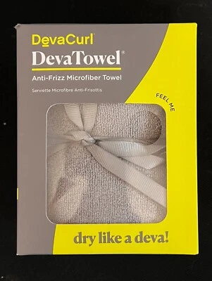 Toalla de cabello de microfibra anti-frizz Devacurl Devatowel Foto 1 de 4