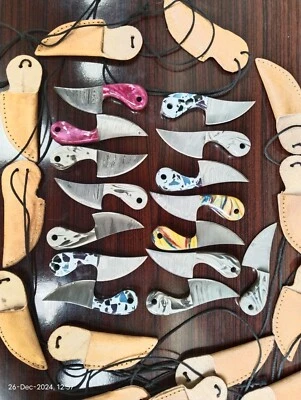 Lote de 20 CUCHILLOS DE CAZA DESOLLADORES DE ACERO DAMASCO HECHOS A MANO 11 cm Foto 1 de 4