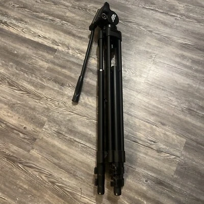 Davis  Sanford Professional Provista 7518B Aluminum Tripod with V18 Fluid Head - Image 1 of 4