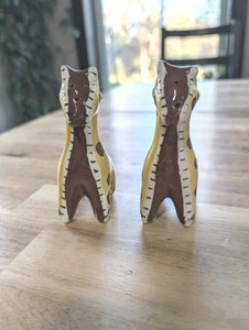 Vintage Stitched Brown Yellow Giraffes Salt & Pepper Shaker Set Japan Glaze - Picture 1 of 4
