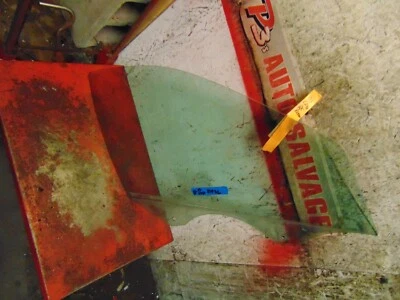 05 04 01 02 03 Mercedes Benz C240 sedan passenger right front door glass window - Image 1 of 2