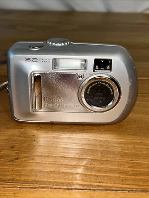 Kodak EasyShare CX7300 3.2MP Silver Digital Camera Works  With/ SD Card - Image 1 of 4