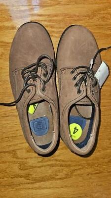 niños nuevos zapatos Dockers cuero marrón, talla 4,   Foto 1 de 4