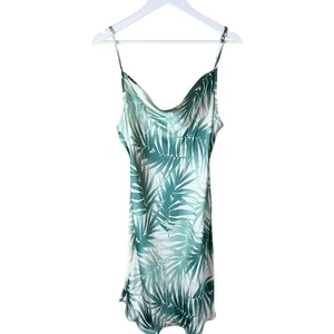 Bebe Satin Wasserfallausschnitt Schlupfkleid Midi Blatt Gr. L - Bild 1 von 7