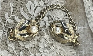 Vintage Sweater Cape Guard Clip Textured Gold Tone Leaves Leaf With Pearls - Picture 1 of 6