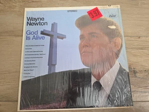 VINYL RECORD LP WAYNE NEWTON GOD IS ALIVE CAPITAL RECORDS ST-2832 - Picture 1 of 6