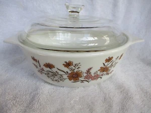 Cazuela vintage Pyrex "Country Autumn" hecha en Inglaterra con tapa transparente - Imagen 1 de 2
