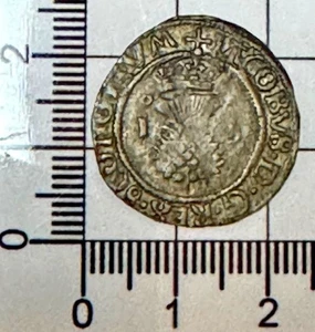 X420:  James V Stuart Hammered Silver Scottish Bawbee, 1538 - 1542 - Picture 1 of 3
