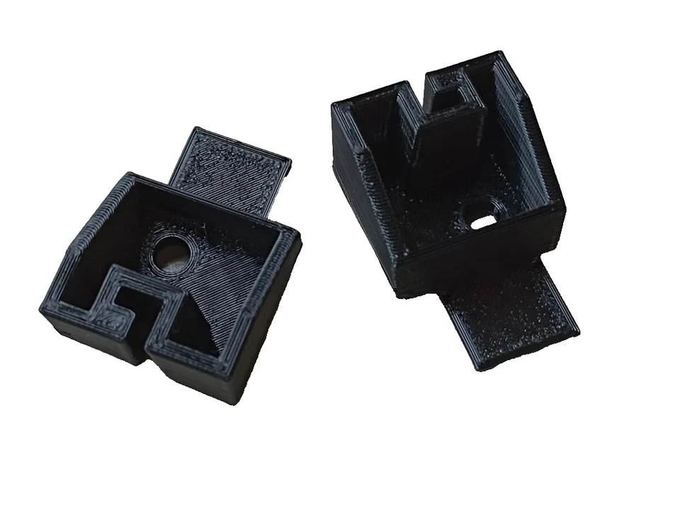 Ford Mustang (2005-2014) - Espaciador batería Foto 1 de 1