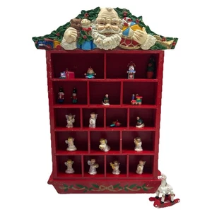 Vintage Enesco Santa Shadowbox Wandhänger mit 20 kleinen Figuren - Bild 1 von 14