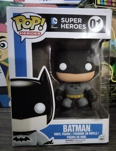 Funko POP Heroes DC Super Heroes 01 Batman Figure DCU Universe fumetti in vinile - Foto 1 di 8