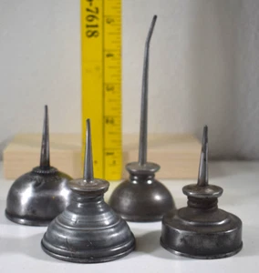 4 Antique Vintage METAL Oil CANS 1 Embossed With "SINGER" Others Unmarked $20 - Picture 1 of 2