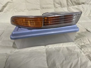 ACURA INTEGRA Passanger Right FRONT BUMPER TURN SIGNAL CORNER LIGHT OEM - Picture 1 of 2