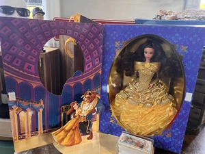 1996 Die Schöne und das Biest Signature Collection First is series Belle Doll - Bild 1 von 6