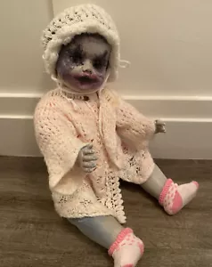 Babypuppe Lebensgröße Spuk Halloween Requisite Horror Zombie Vintage EICHE - Bild 1 von 12