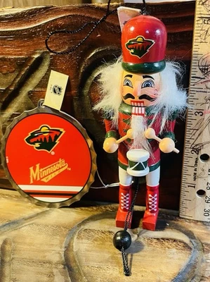 Paquete de 2 adornos navideños Minnesota Wild NHL de Forever Collectibles (3 y 5 pulgadas) Foto 1 de 2