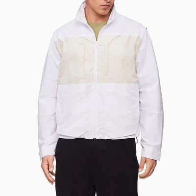 Chaqueta de bloqueo sostenible Calvin Klein para hombre blanco roto XL Foto 1 de 4