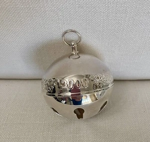 2000 Wallace Silversmiths Annual Silver Plated Sleigh Bell Ornament - Bild 1 von 2