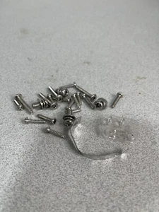 Black & Decker Food Processor FP4200 Replacement Part Assembly Screws - Picture 1 of 2