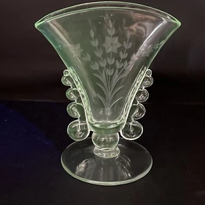 Vintage A. H. Heisey Floral Etched Fan Vase Nice Floral Pattern Glows Under UV - Picture 1 of 12
