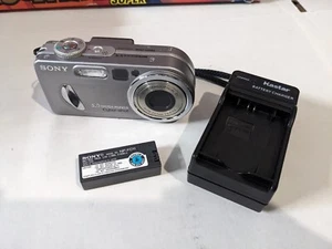 Sony Cyber-shot DSC-P10 5.0MP Digital Camera - Silver UNTESTED - READ - Picture 1 of 5