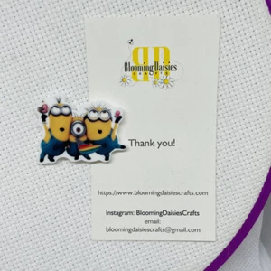 Magnetic Needle Minder Cross Stitch Resin Minions Group / Fridge Magnet - Picture 1 of 3