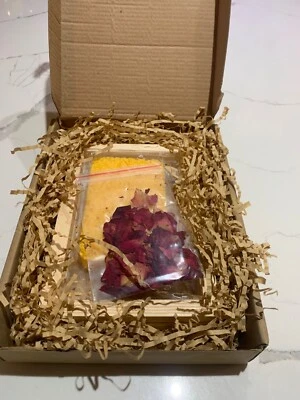 Flower Paper Kit By CRAFTERS Kikkerland Envelopes Flower Petals Frame Cloth - Image 1 of 4