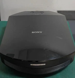 Sony VPL-HW30ES 1080p 3D 1800 Lumens Home Cinema Projector (Preowned) - Picture 1 of 1