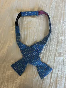 Vineyard Vines Bow Tie Mens Blue Fish Hook Boat Silk Adjustable Necktie - Picture 1 of 5