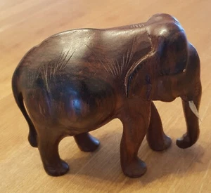 HOLZ Geschnitzter Elefant 14 cm hoch 400gr. - Bild 1 von 2