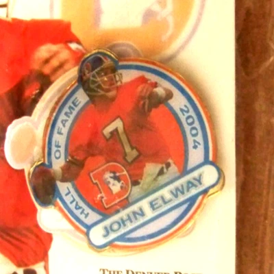2004 Salón de la Fama Denver Broncos John Elway # 2 de 3 pin de solapa Denver Post NFL Foto 1 de 4