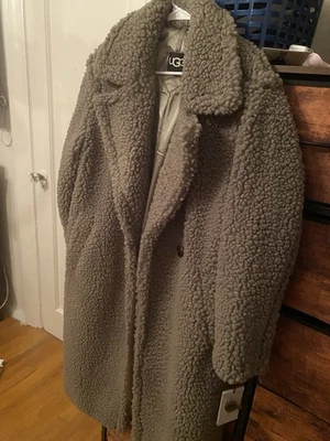 Abrigo de invierno Uggs para mujer talla mediana color oliva nuevo con etiqueta Foto 1 de 3