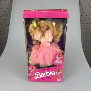 MUÑECA BARBIE NRFB CASA BONITA 2249 NIOB Caja dañada Leer - Imagen 1 de 6