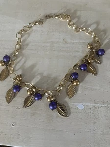 Vintage goldfarben und lila Kunststoff Perlen baumeln Blatt 19 Zoll Halskette - Bild 1 von 3