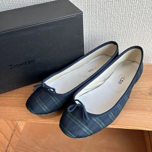 Repetto Round Toe Ballerine Flat Pumps Size 38 Navy Blue x Green Tartan Check - Picture 1 of 11
