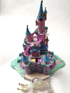 Disney Polly Pocket, Bluebird, Cinderella Schloss, 1995, 3stufig. Licht, Kutsche - Bild 1 von 10