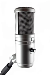 Superlux e205u USB Studio Condenser Microphone + desk stand - Picture 1 of 3