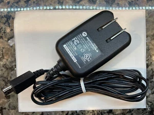 Motorola SPN5185A Mini-USB Travel Universal Phone Camera Charger Black Tested - Picture 1 of 2