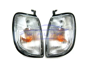 Fit 97-00 Nissan D22 Navara Frontier Ute Indicator Corner Light Pair 98 99 2000 - Picture 1 of 6