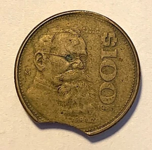 1985 MEXICO 100 PESOS CLIPPED PLANCHET ERROR COIN KM493 Carranza S+H $4USA - Picture 1 of 2