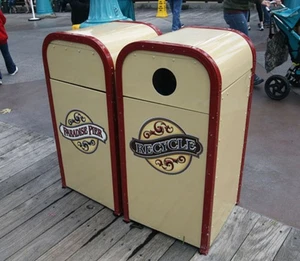Disneyland DCA PARADISE PIER  recycle TRASH CAN sign graphic decal prop RARE - Bild 1 von 4