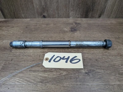 Eje de rueda trasera OEM Honda Goldwing GL1500 1988-1999 con tuerca y espaciador Foto 1 de 4