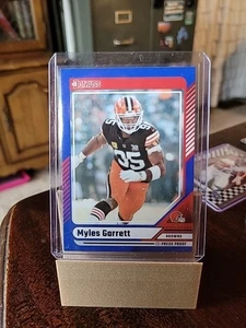 2024 Panini Donruss Myles Garrett #68 Blue Press Proof  - Bild 1 von 2