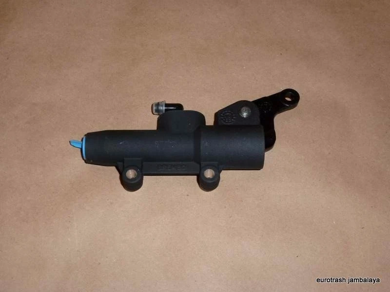 Cilindro maestro trasero Moto Guzzi con frenos vinculados 1100 Stone Jackal V11 V65 V75 Foto 1 de 1